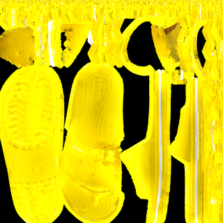 鞋子：crocs yellow sandal right